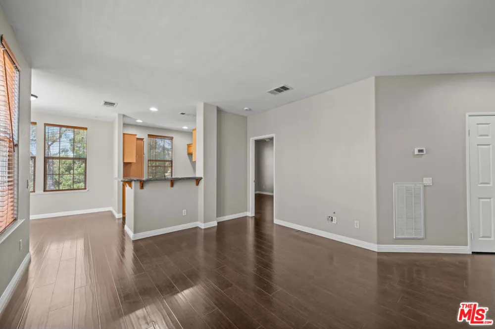 24136 Victoria Lane #23 Valencia, CA 91355