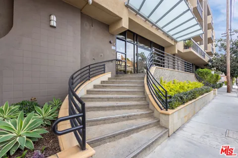 7320 Hawthorn Avenue #215
