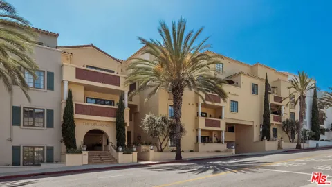 851 San Vicente Boulevard #304