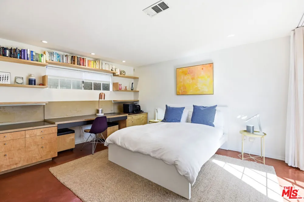 469 Sherman Avenue Venice, CA 90291