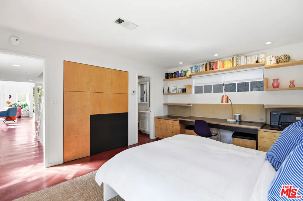 469 Sherman Avenue Venice, CA 90291