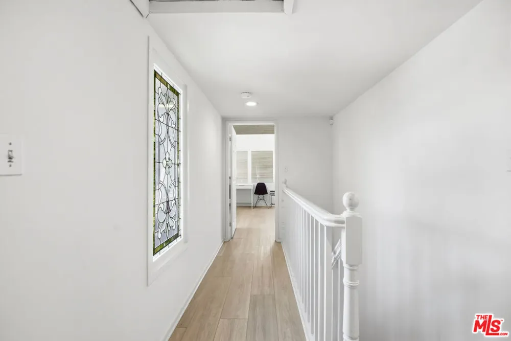 469 Sherman Avenue Venice, CA 90291