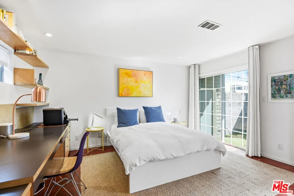 469 Sherman Avenue Venice, CA 90291