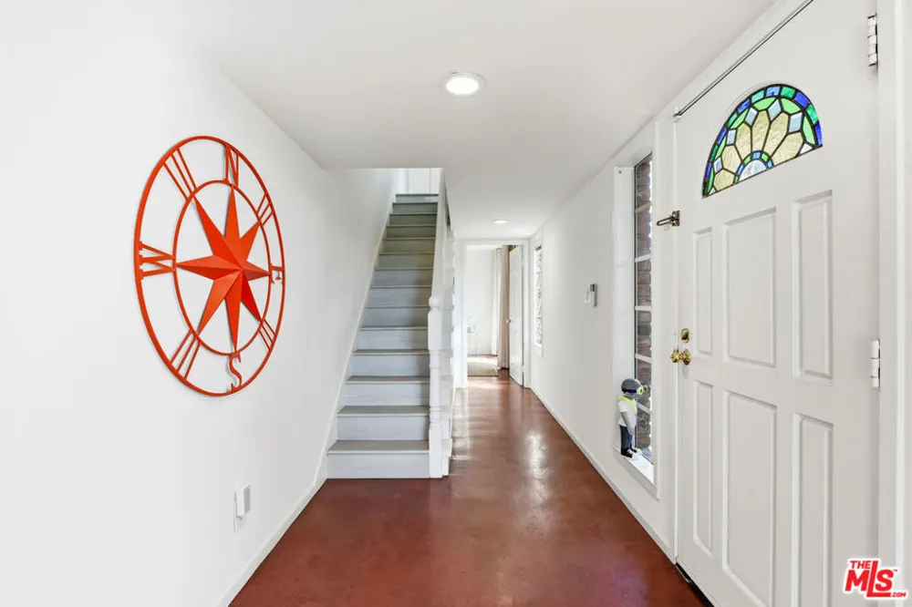 469 Sherman Avenue Venice, CA 90291