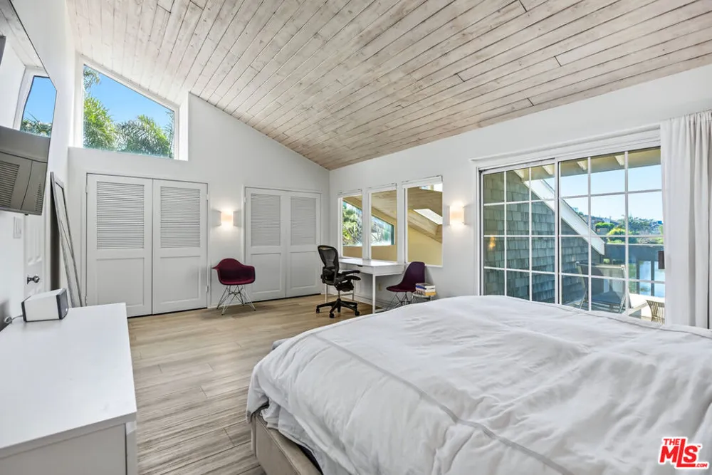 469 Sherman Avenue Venice, CA 90291
