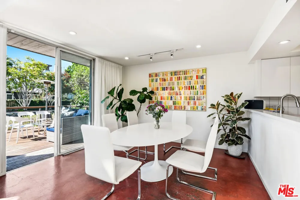 469 Sherman Avenue Venice, CA 90291