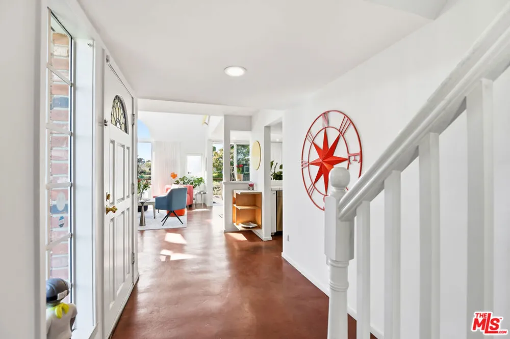 469 Sherman Avenue Venice, CA 90291