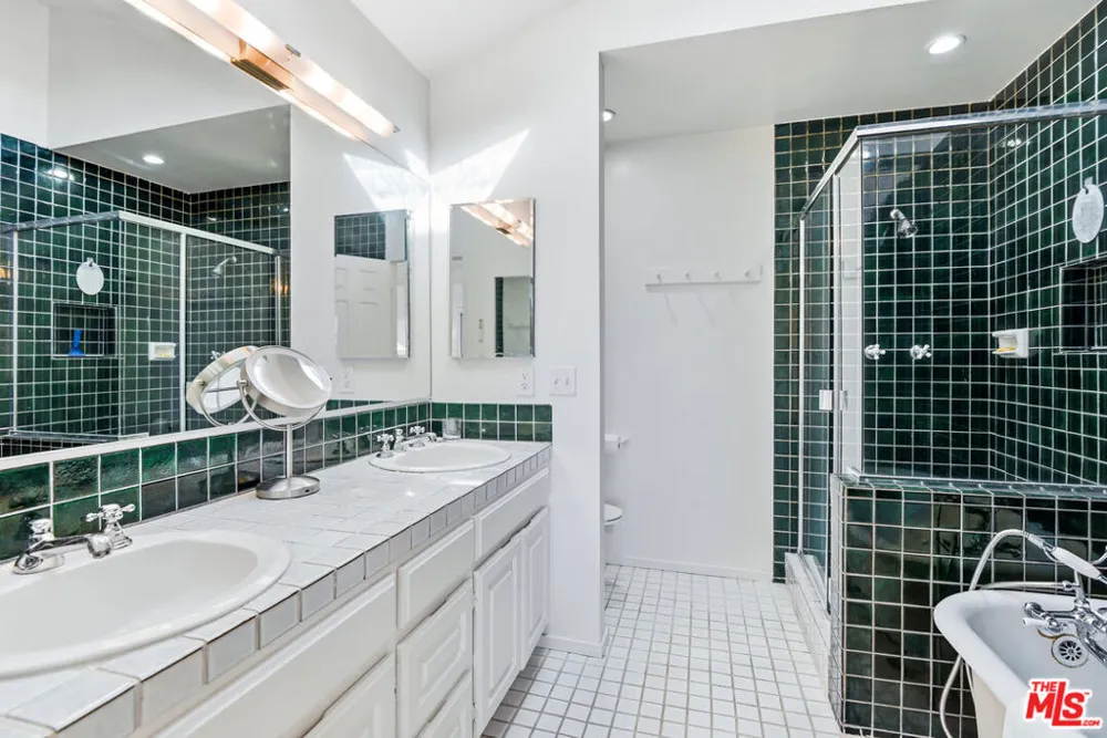 469 Sherman Avenue Venice, CA 90291