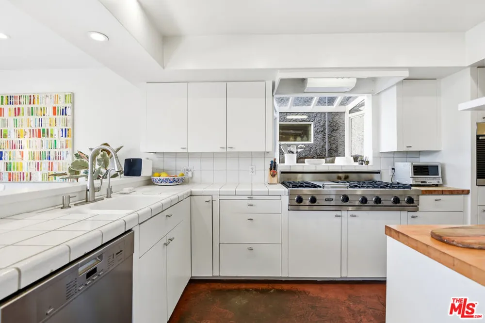469 Sherman Avenue Venice, CA 90291