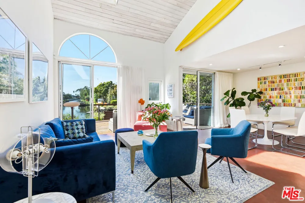 469 Sherman Avenue Venice, CA 90291