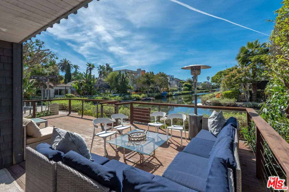 469 Sherman Avenue Venice, CA 90291