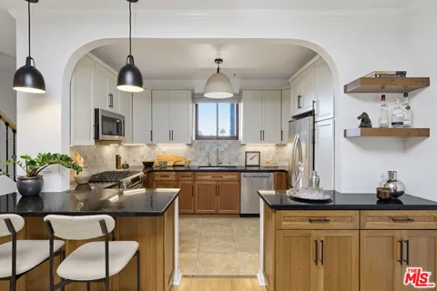 828 Hudson Avenue #214