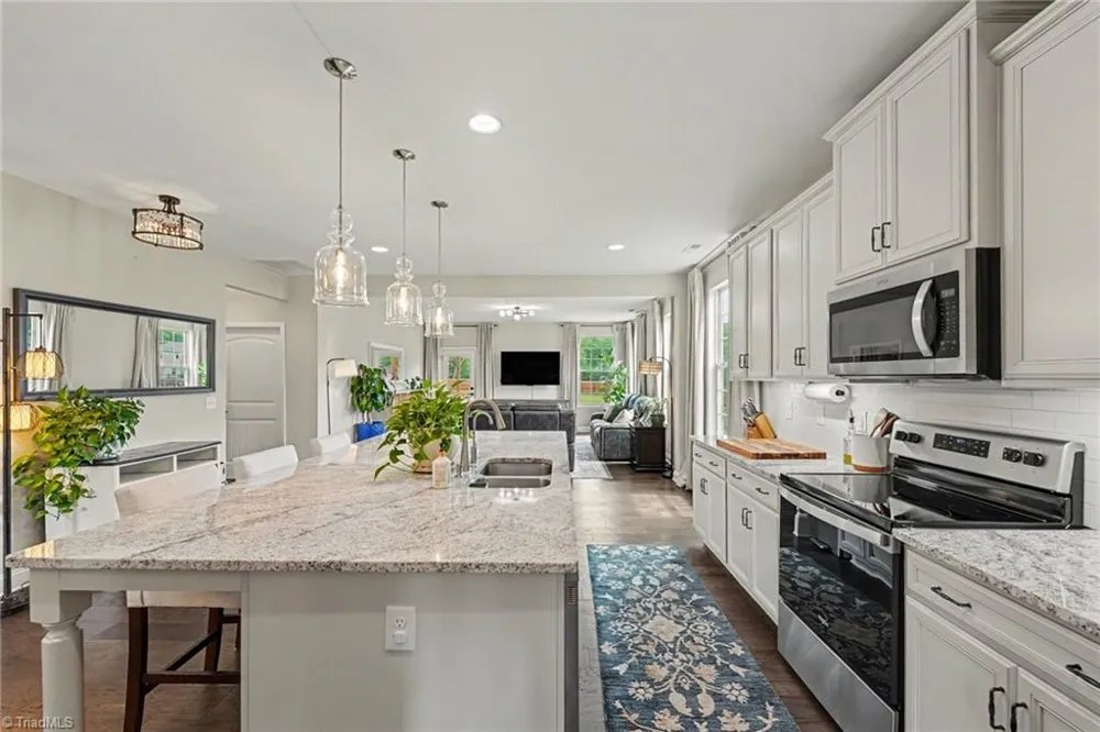 6475 Rogers Farm Road Pleasant Garden, NC 27313