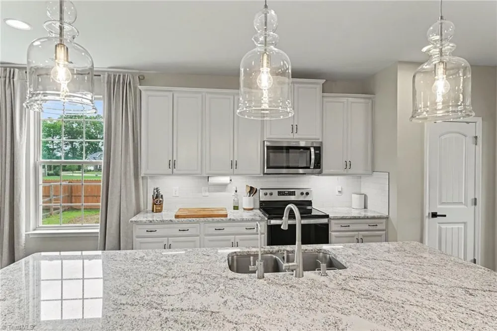 6475 Rogers Farm Road Pleasant Garden, NC 27313