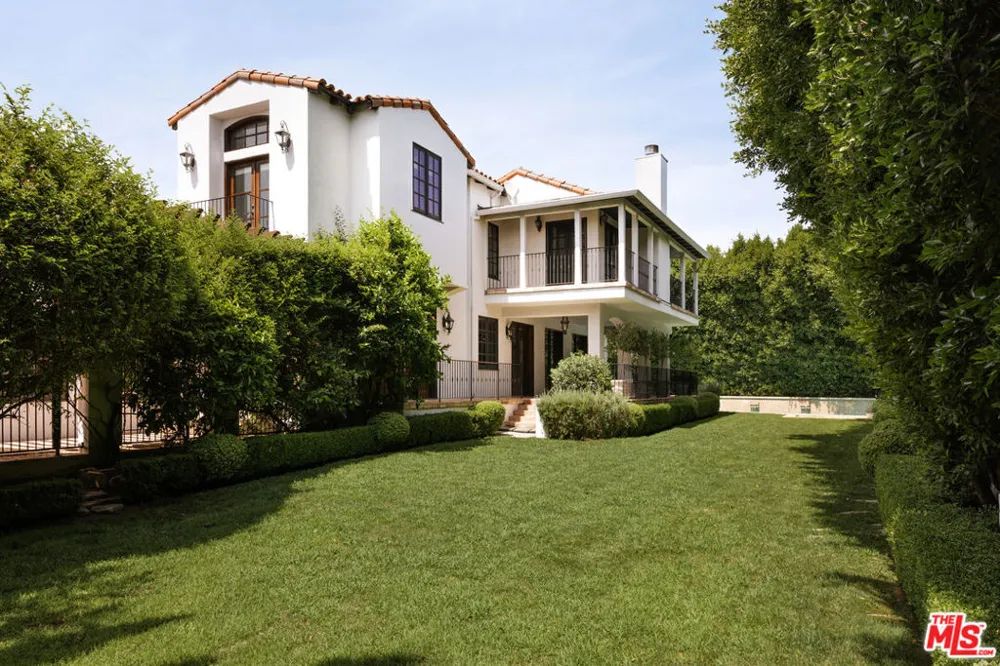 124 Woodburn Drive Los Angeles, CA 90049