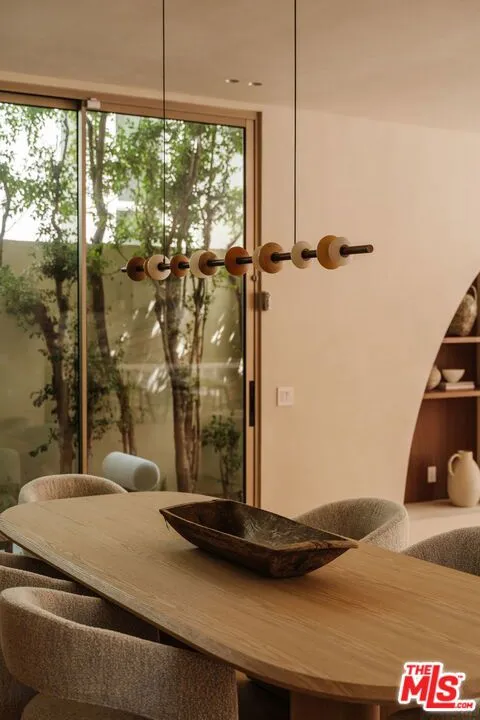 800 La Jolla Avenue Los Angeles, CA 90046