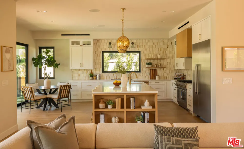 12427 Cumpston Street Los Angeles, CA 91607
