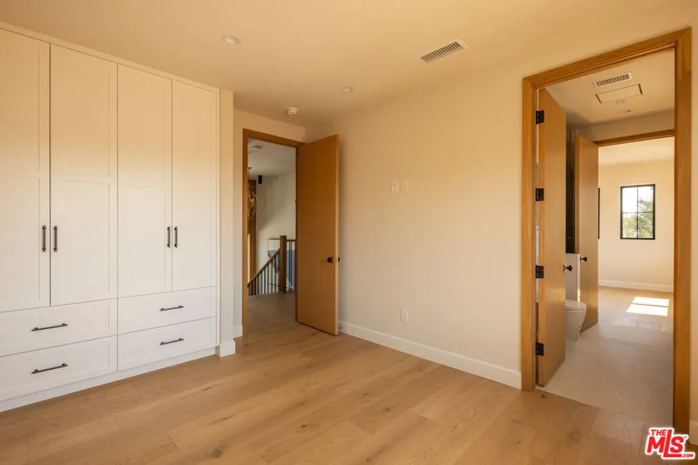 12427 Cumpston Street Los Angeles, CA 91607