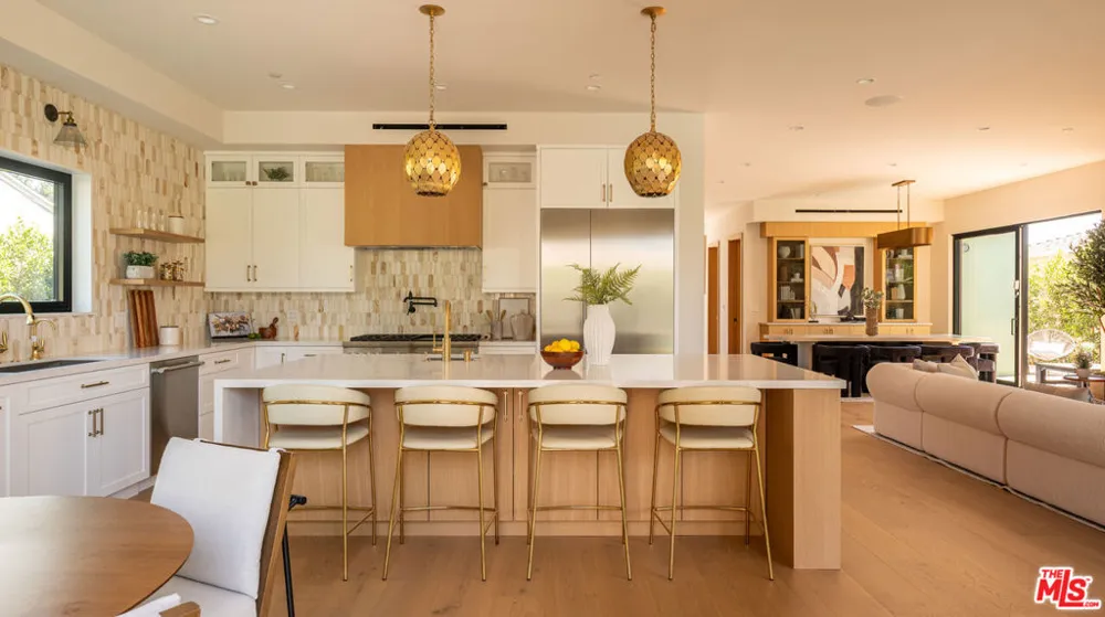 12427 Cumpston Street Los Angeles, CA 91607