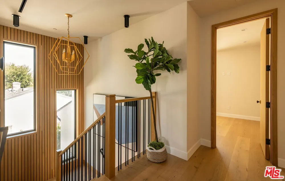12427 Cumpston Street Los Angeles, CA 91607