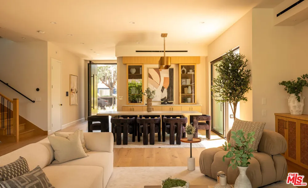 12427 Cumpston Street Los Angeles, CA 91607