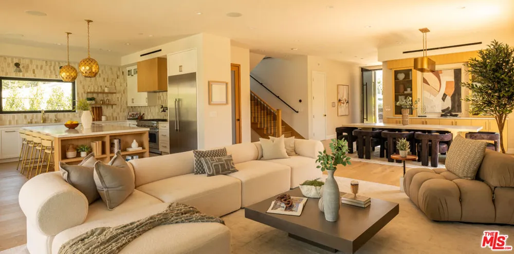 12427 Cumpston Street Los Angeles, CA 91607