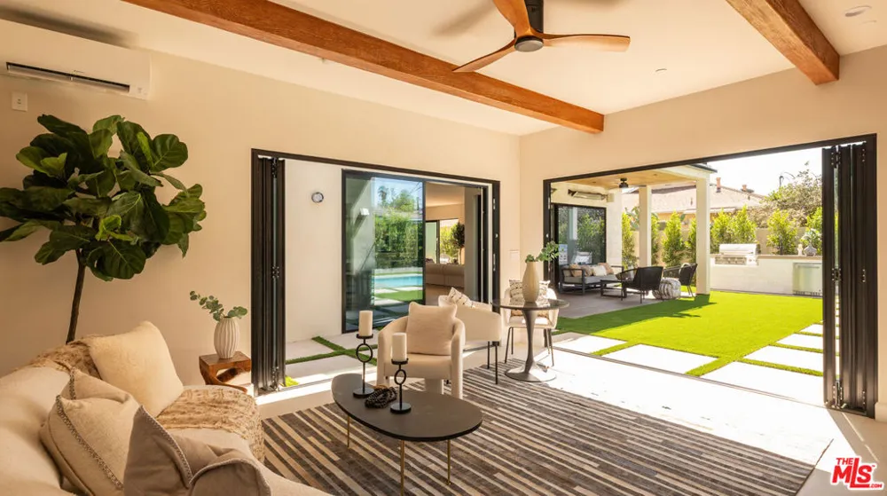 12427 Cumpston Street Los Angeles, CA 91607