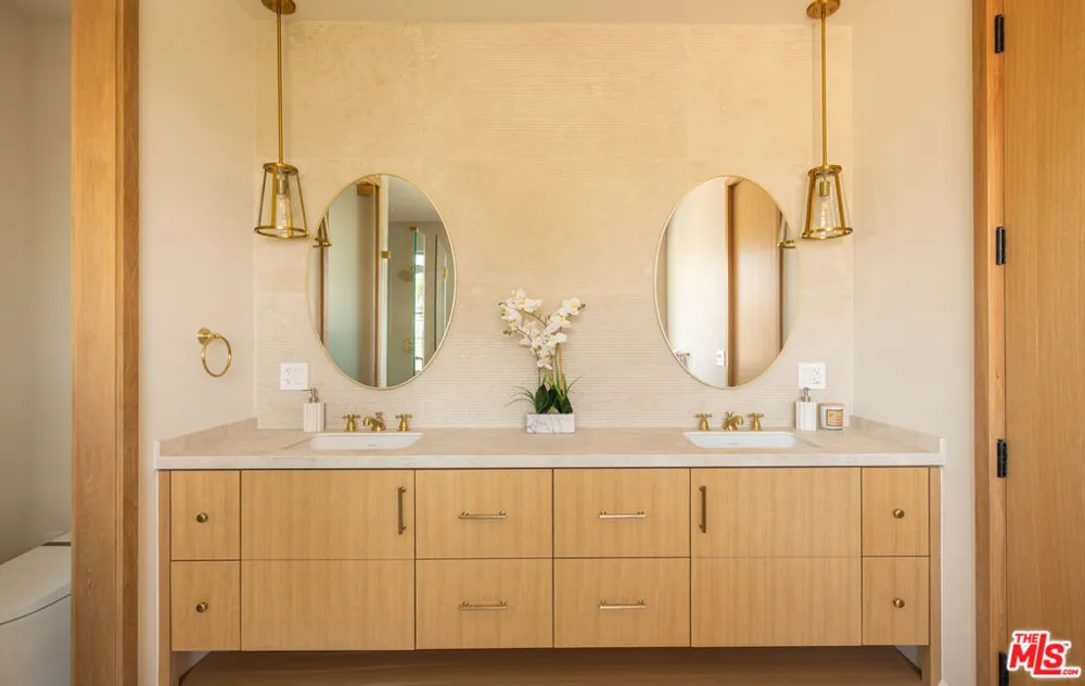 12427 Cumpston Street Los Angeles, CA 91607