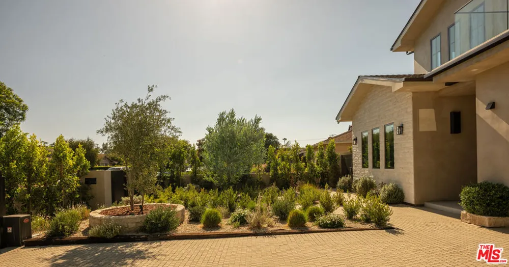 12427 Cumpston Street Los Angeles, CA 91607