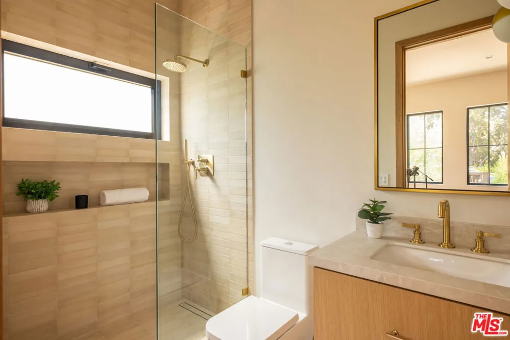 12427 Cumpston Street Los Angeles, CA 91607