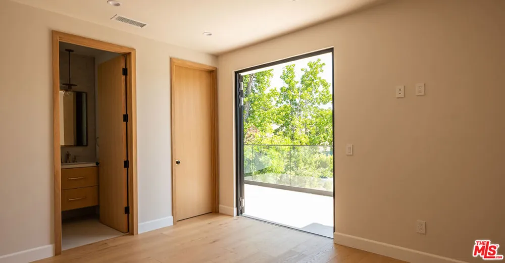 12427 Cumpston Street Los Angeles, CA 91607
