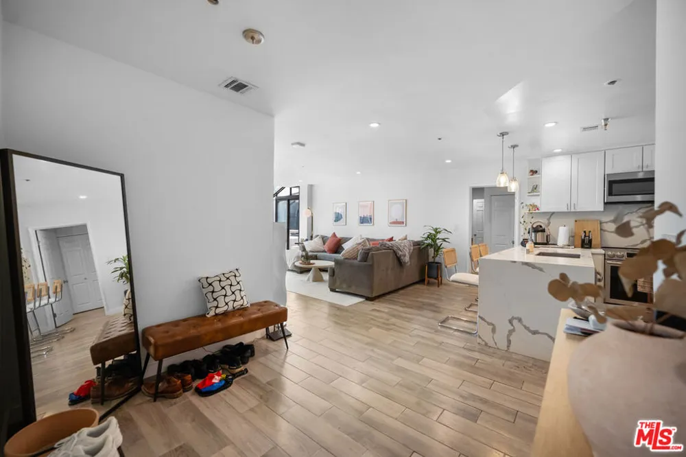 121 S Hope Street #517 Los Angeles, CA 90012