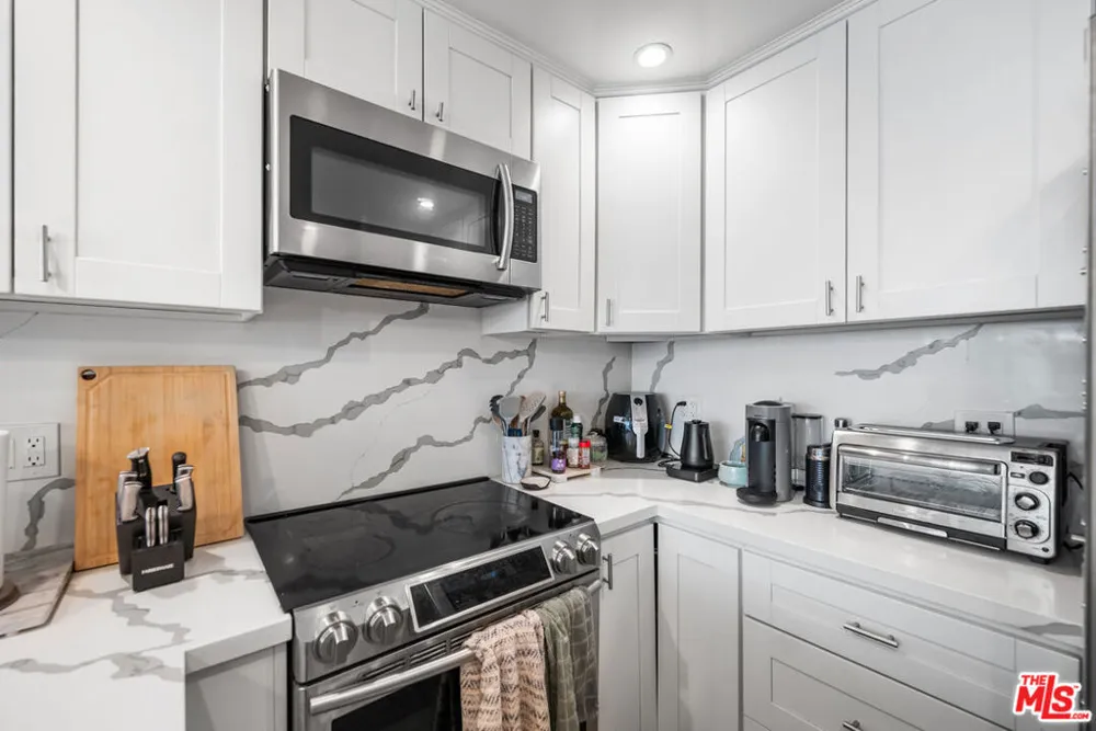 121 S Hope Street #517 Los Angeles, CA 90012
