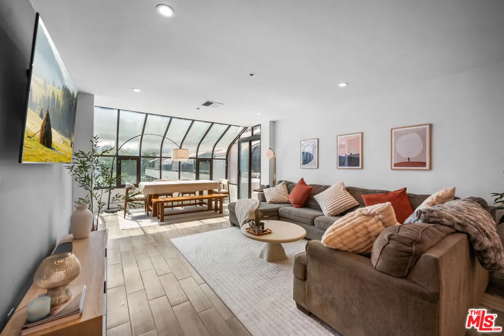 121 S Hope Street #517 Los Angeles, CA 90012
