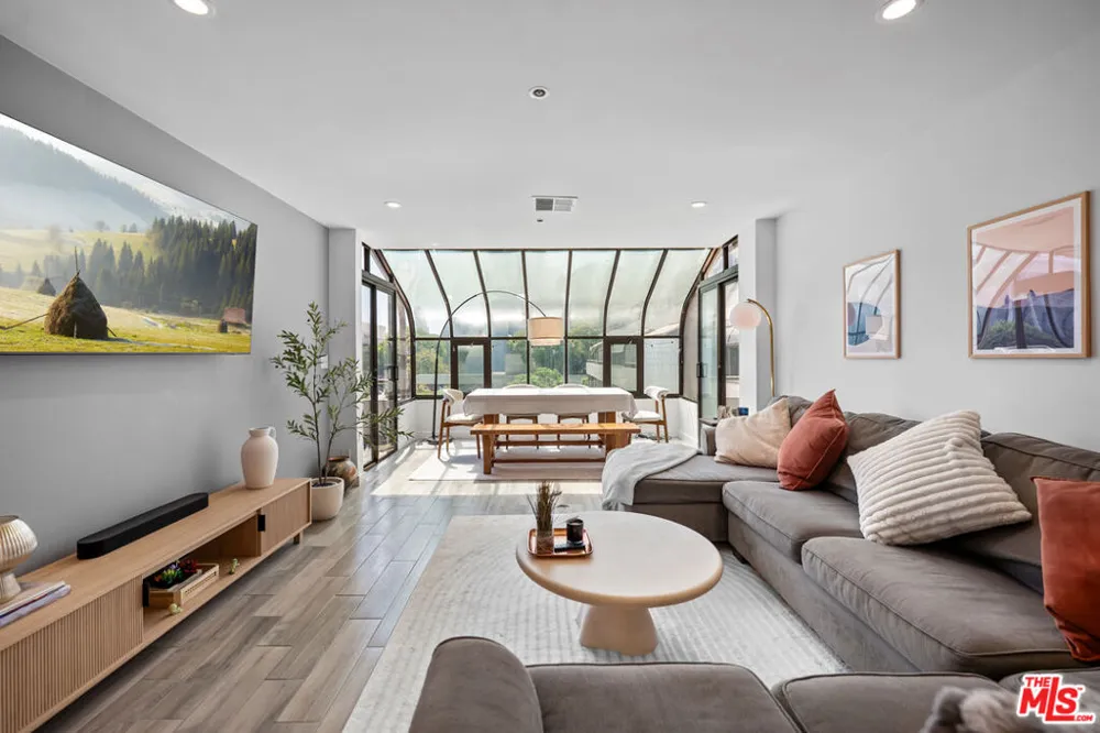 121 S Hope Street #517 Los Angeles, CA 90012