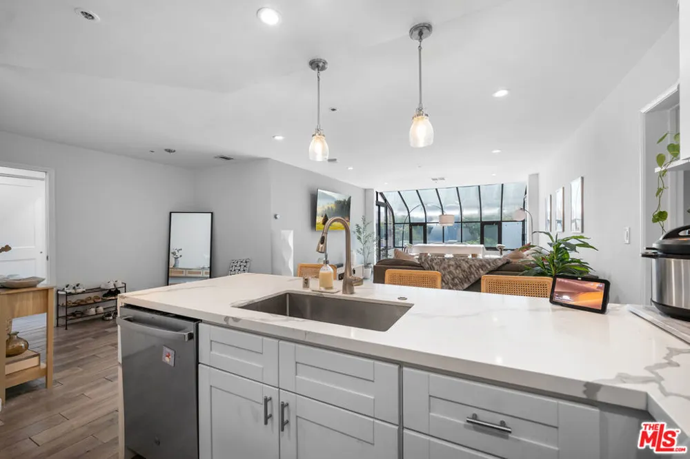 121 S Hope Street #517 Los Angeles, CA 90012