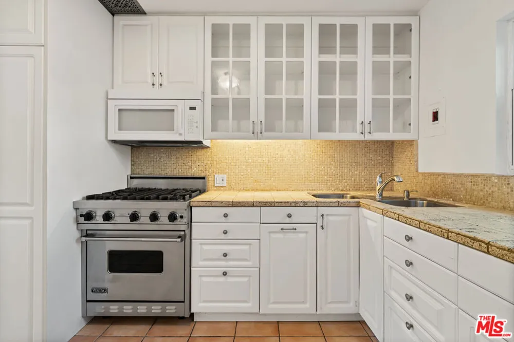 717 Raymond Avenue #3 Santa Monica, CA 90405