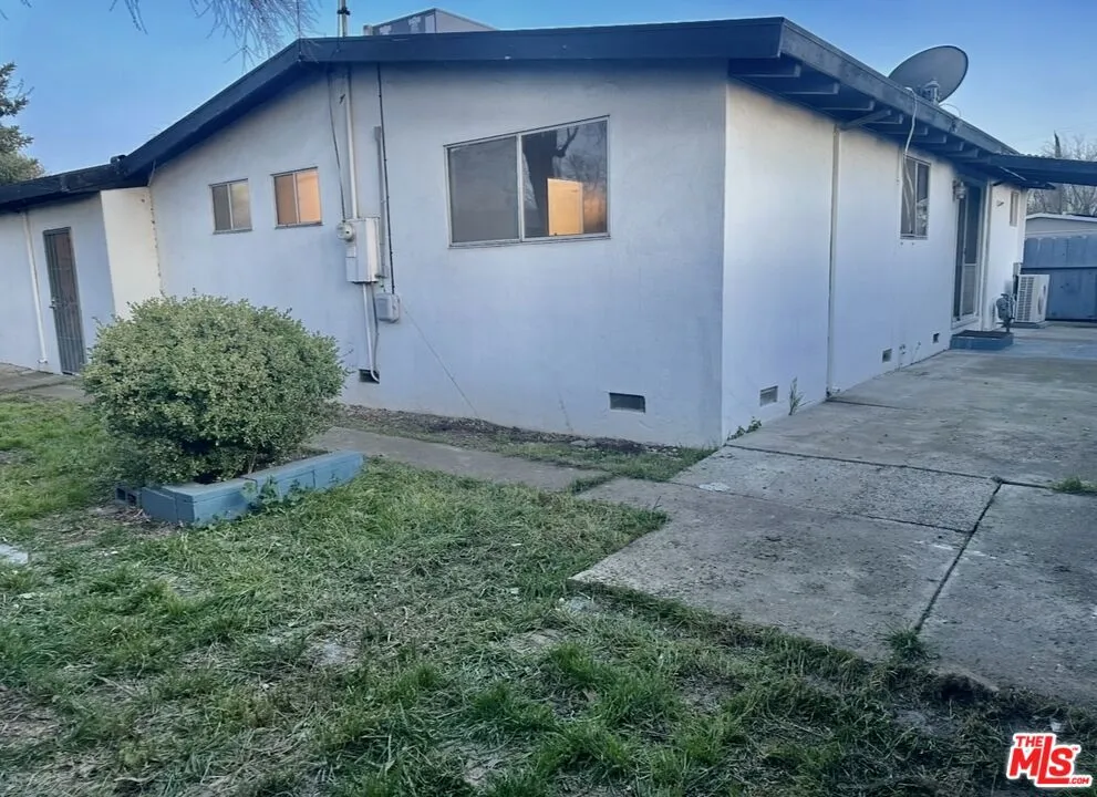 111 W 23 Rd Street Tracy, CA 95376