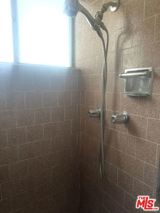 111 W 23 Rd Street Tracy, CA 95376