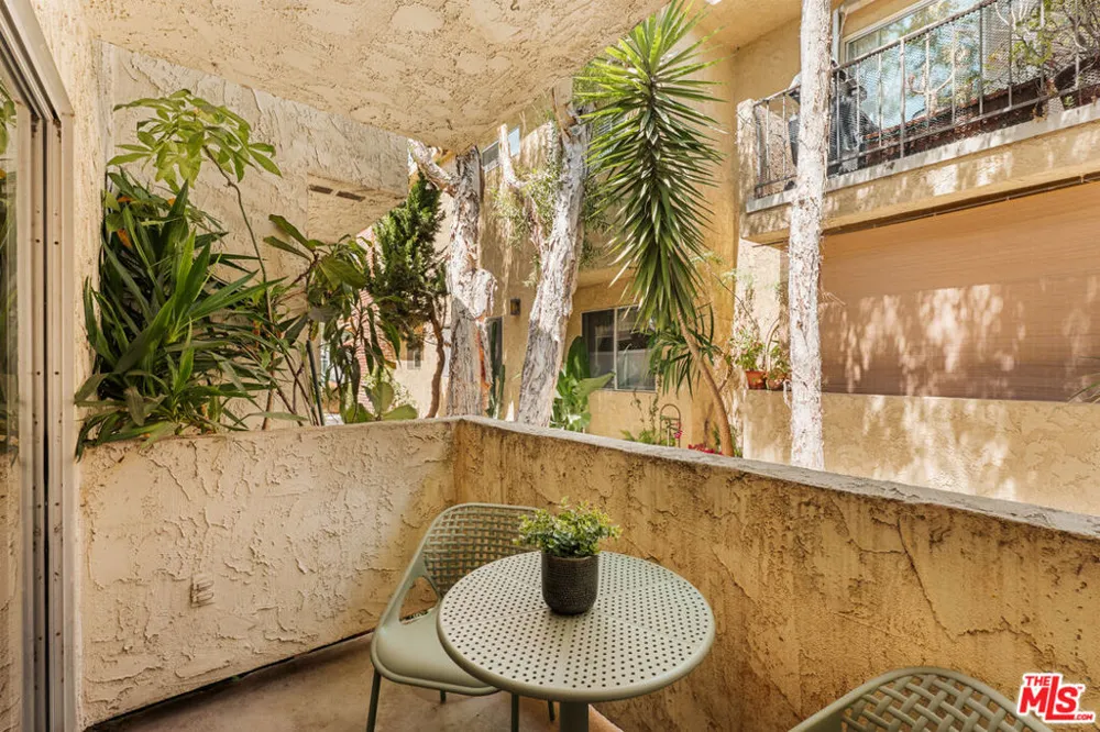 2225 20th Street #2 Santa Monica, CA 90405