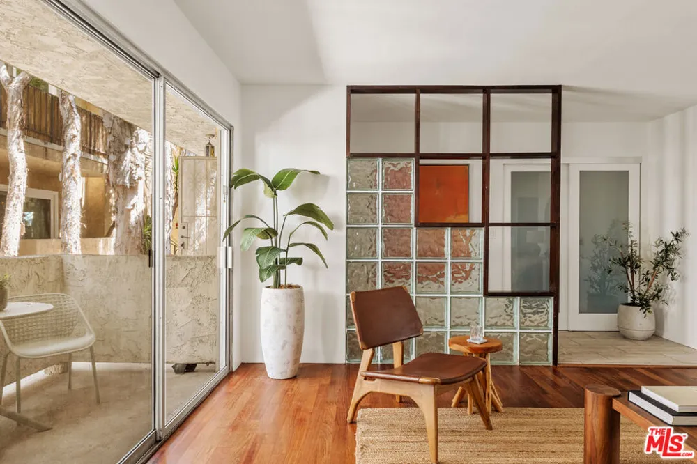 2225 20th Street #2 Santa Monica, CA 90405