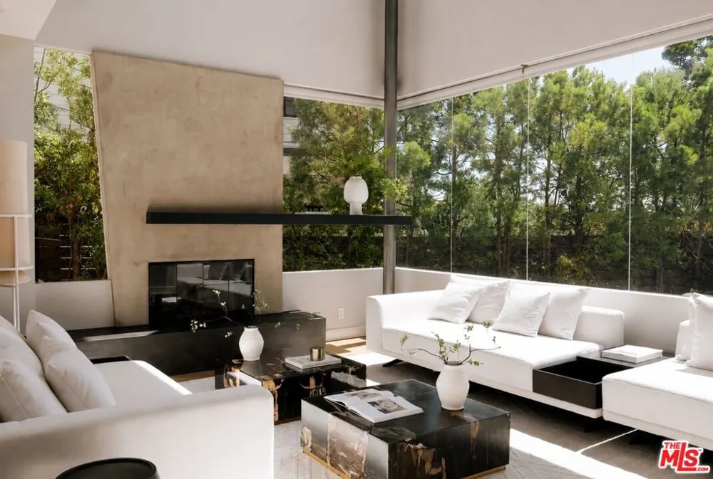 212 S Saltair Avenue Los Angeles, CA 90049