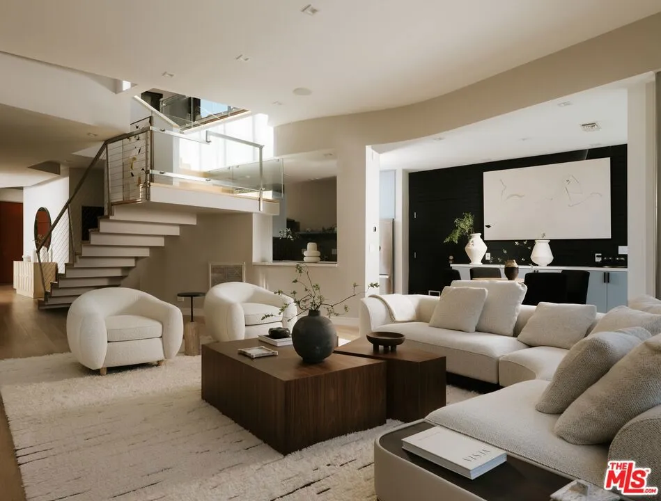 212 S Saltair Avenue Los Angeles, CA 90049