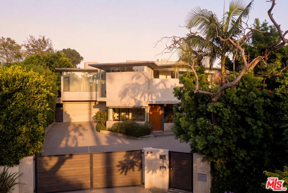 212 S Saltair Avenue Los Angeles, CA 90049
