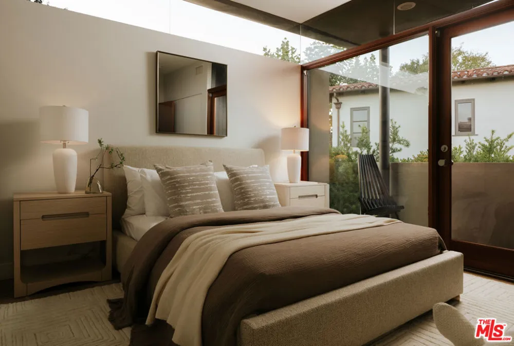 212 S Saltair Avenue Los Angeles, CA 90049