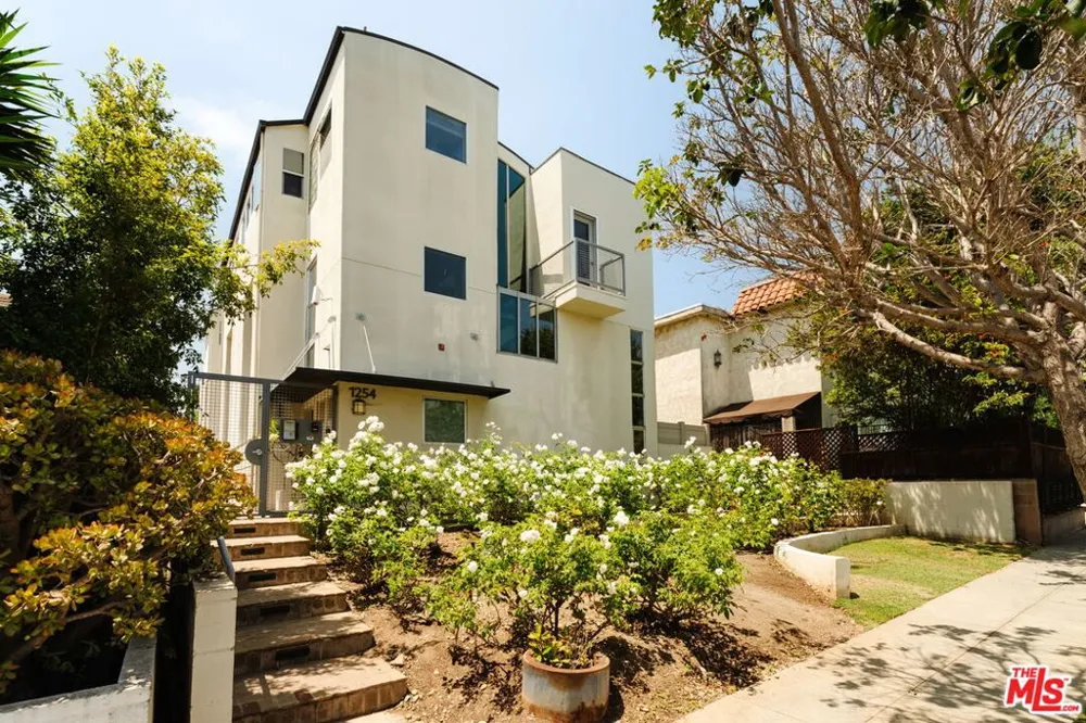 1254 24th Street #2 Santa Monica, CA 90404