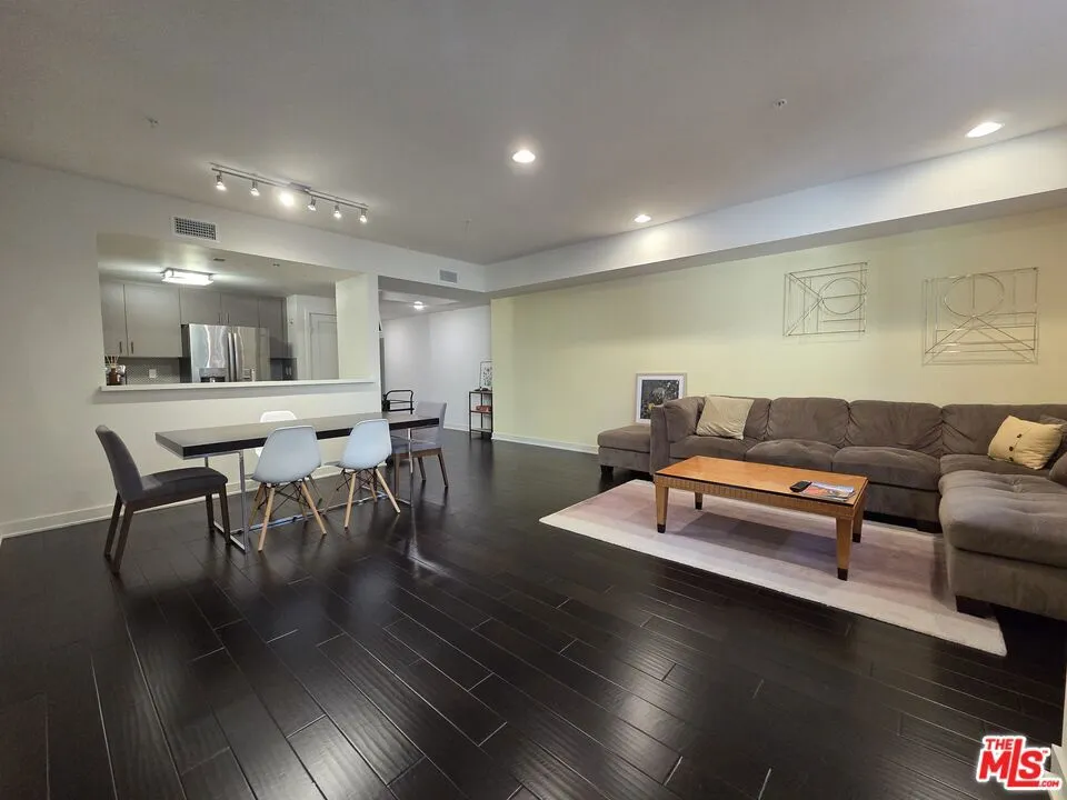 436 S Virgil Avenue #209 Los Angeles, CA 90020