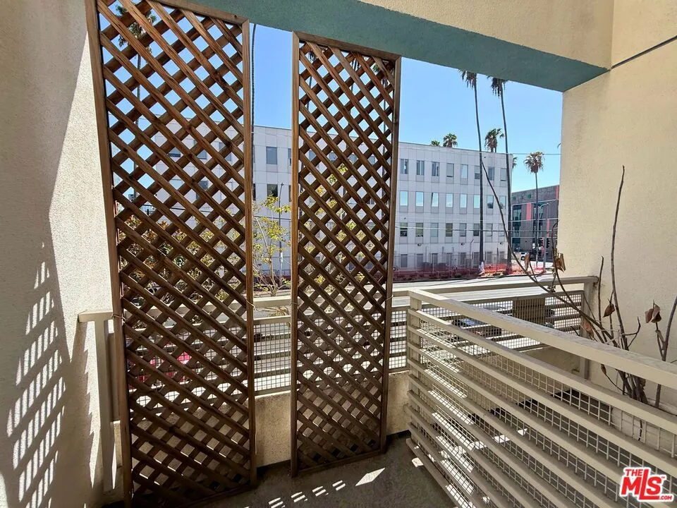 436 S Virgil Avenue #209 Los Angeles, CA 90020