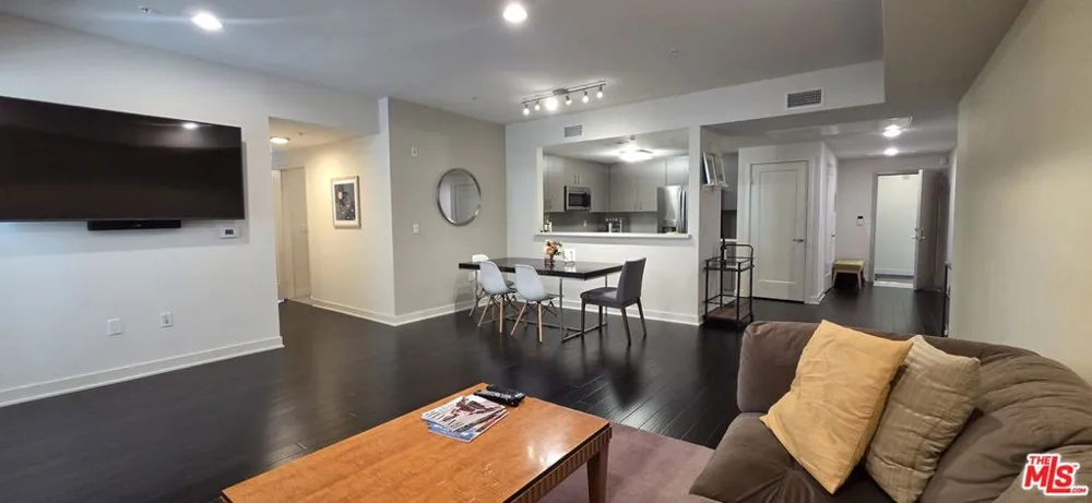 436 S Virgil Avenue #209 Los Angeles, CA 90020