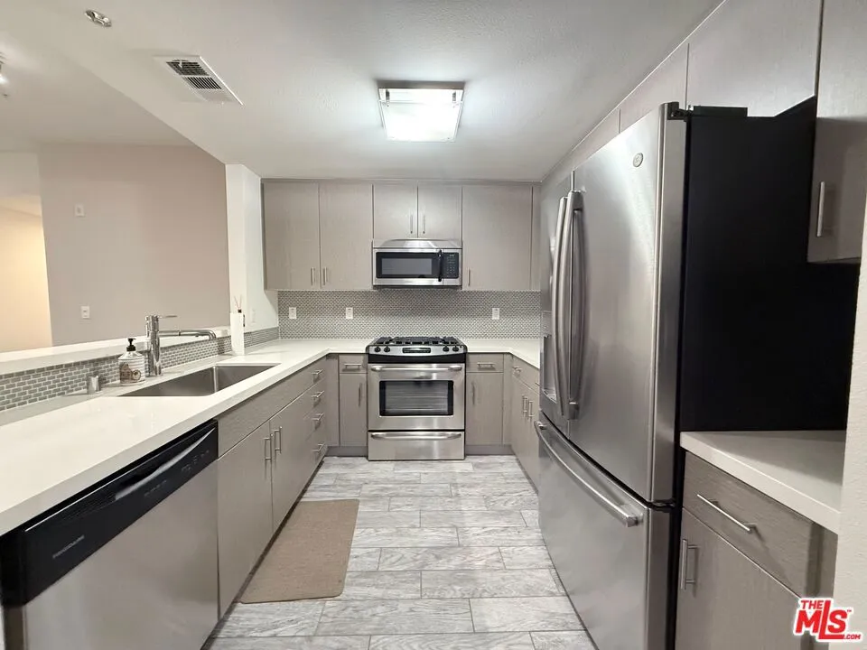 436 S Virgil Avenue #209 Los Angeles, CA 90020